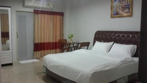 Кхлонг-Янг: @ Room Apartment