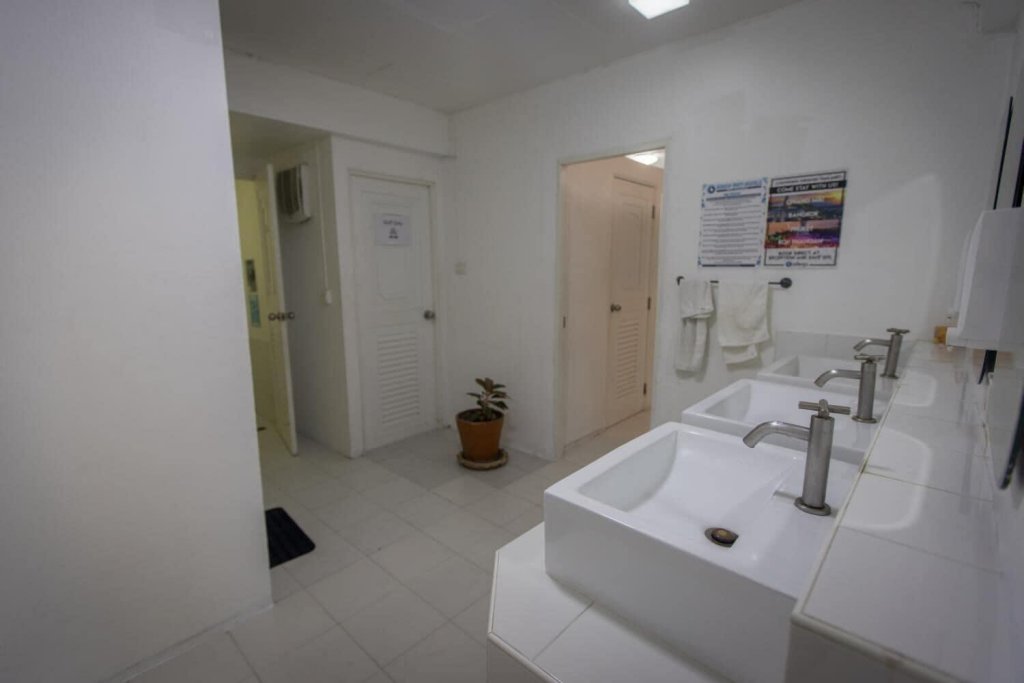 Бангкок: Bodega Party City Center Bangkok - Hostel