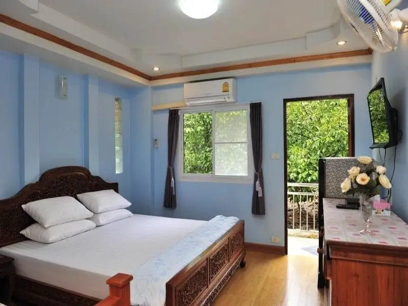 Та Кат Нгау: Baansuanrudee Resort