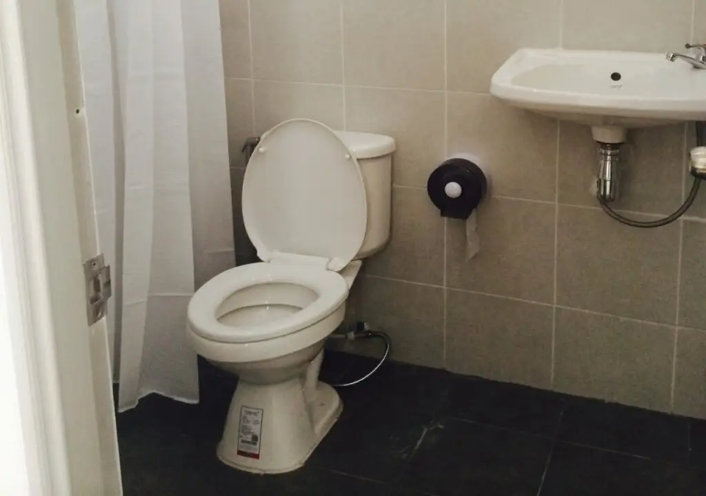 Лоэй: Norn Nab Dao Whitehouse
