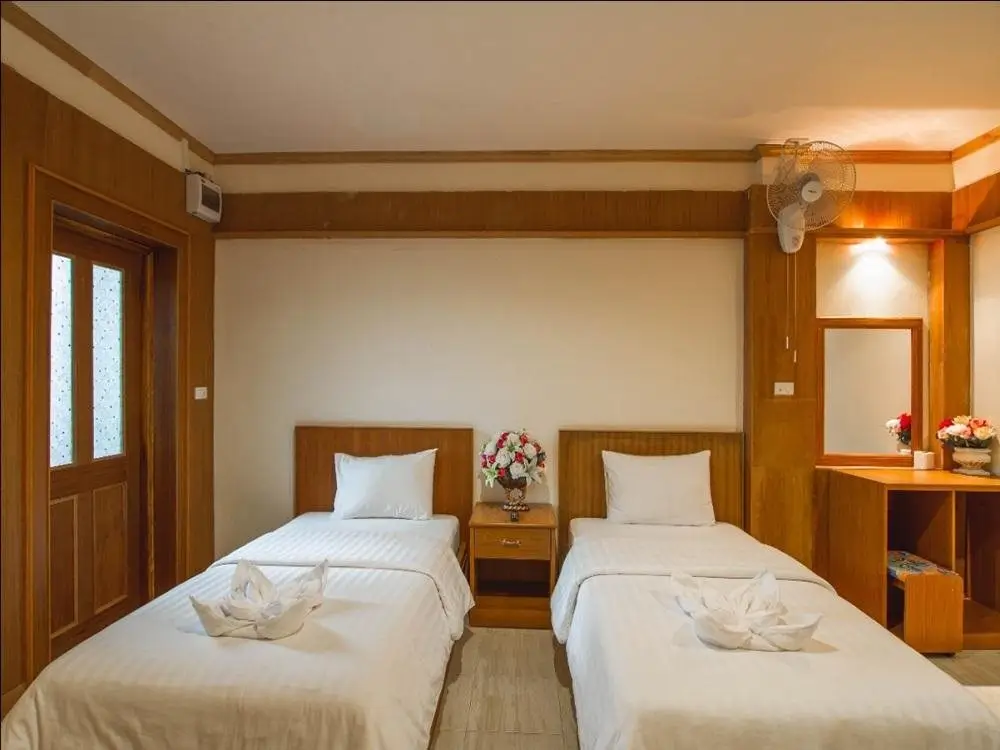 Бан Нонг Мама: Pakkhat Grand Resort