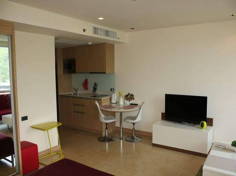 Паттайя: Suntalay The Cliff Apartments