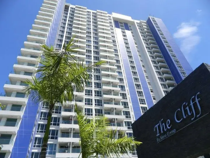 Паттайя: Suntalay The Cliff Apartments