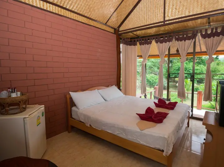 Паи: Pailin House