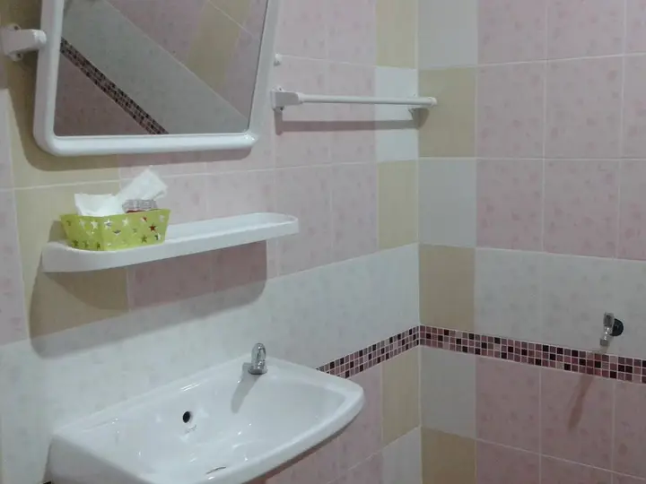 Сураттхани: Thanaroj Guesthouse
