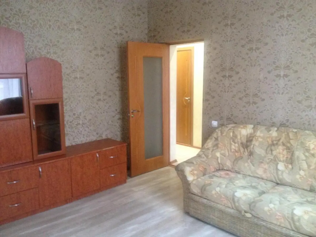 Азов: Мира д 43 кв 8