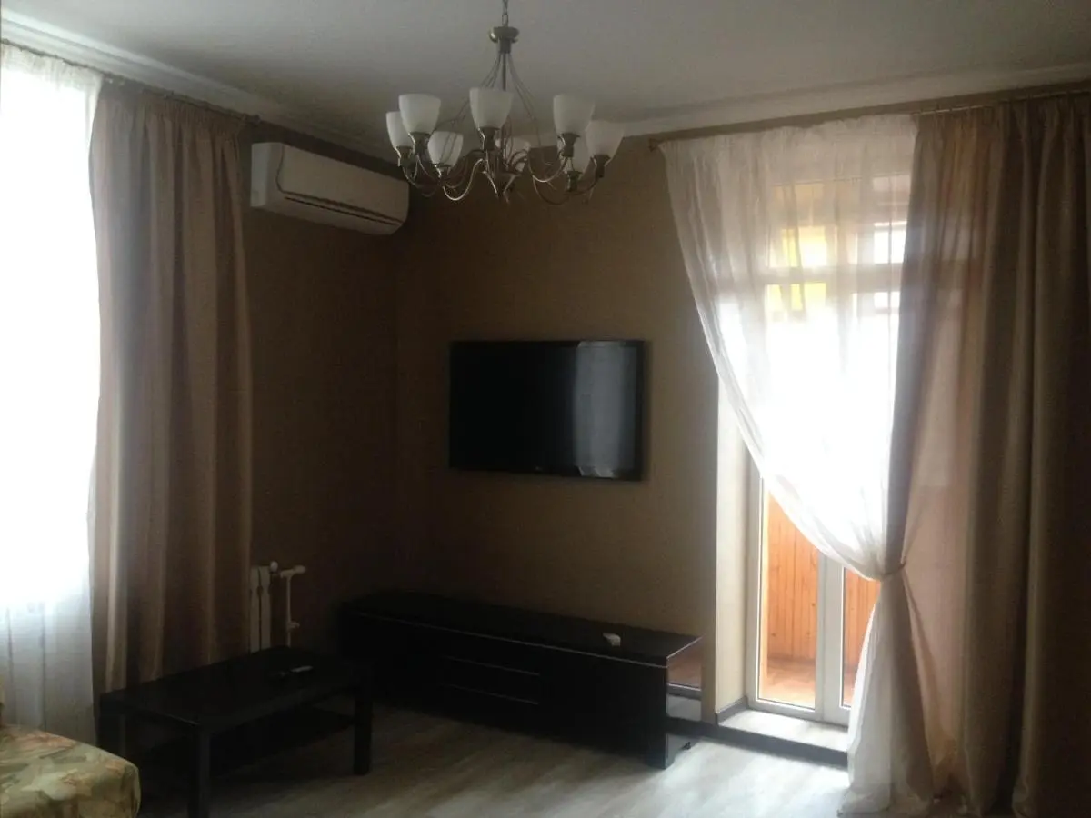 Азов: Мира д 43 кв 8