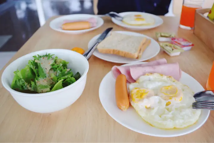 Чианграй: Eat Sleep Cafe & Bed