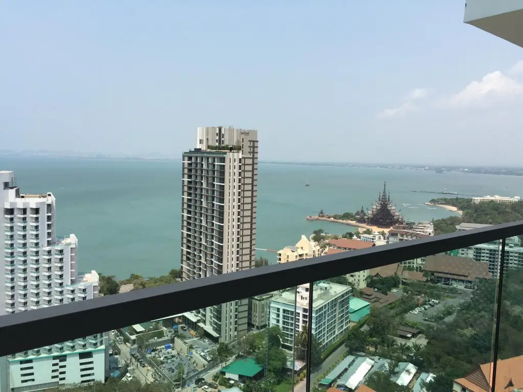 Паттайя: Wong Amat Tower by Liberty Group Apartment