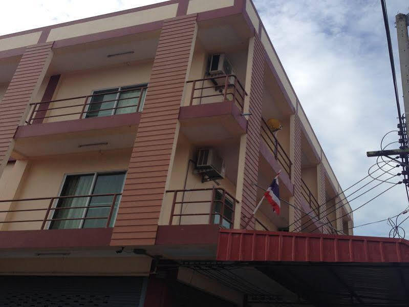 Банбынг: KateKaew Apartment