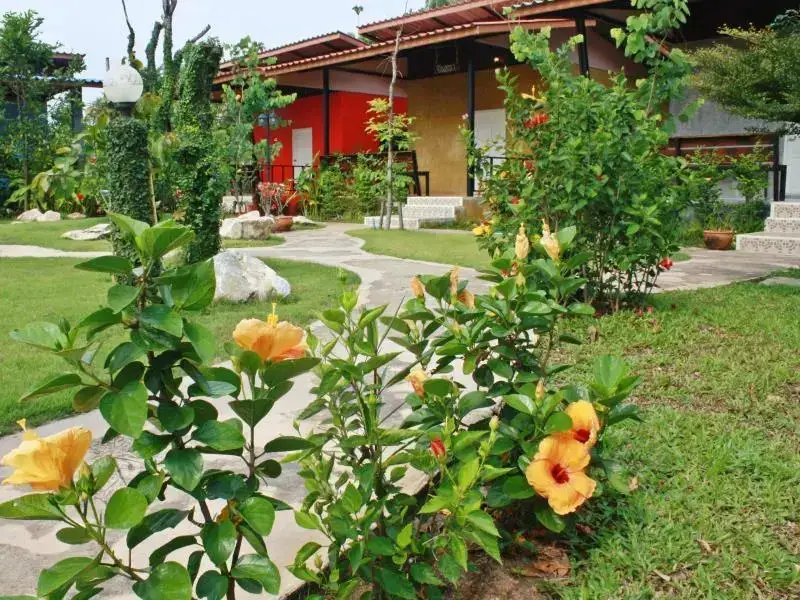 Кханонгпхра: Banruamnamjai Khao Yai
