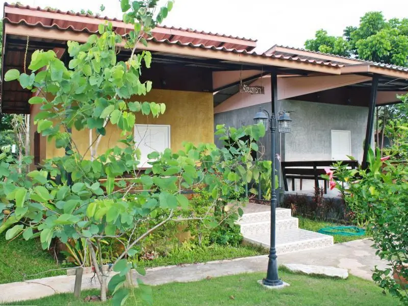Кханонгпхра: Banruamnamjai Khao Yai