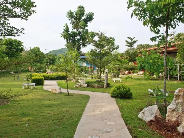 Кханонгпхра: Banruamnamjai Khao Yai