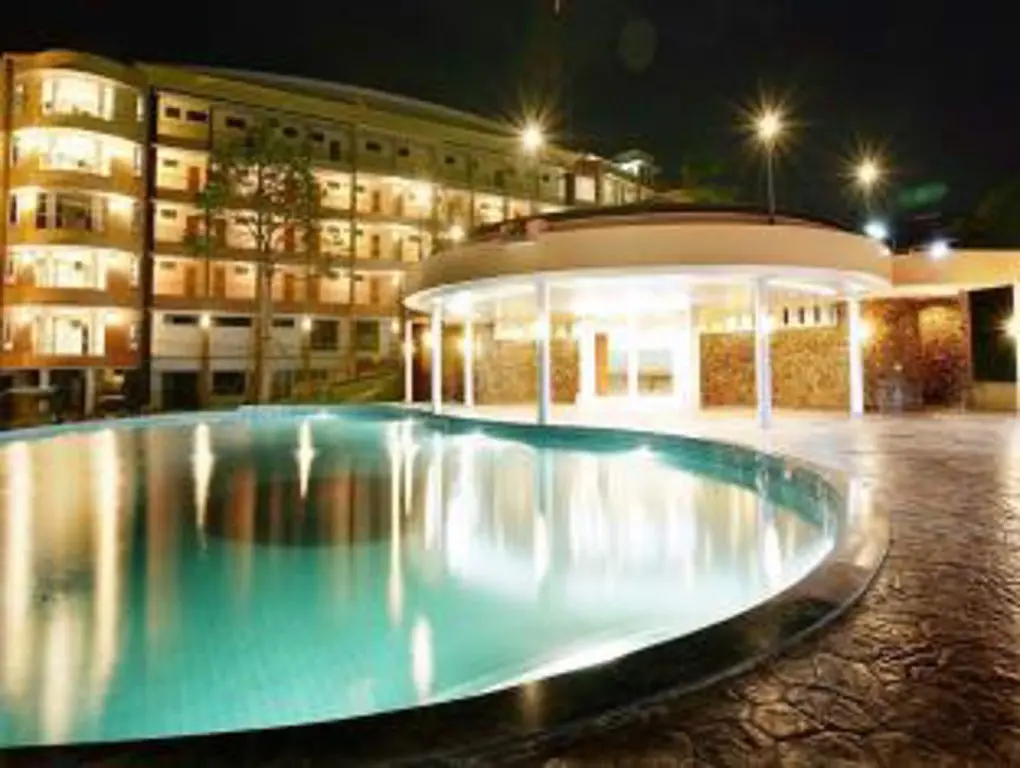 Пхаттхана Никхом: Naraihill Golf Resort and Country Club Hotel