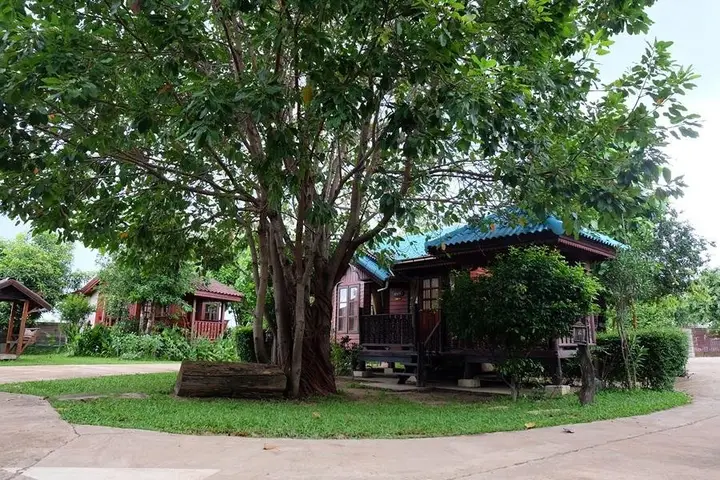 Исторический парк Kamphaeng Phet: Maiyai Resort - Big Tree