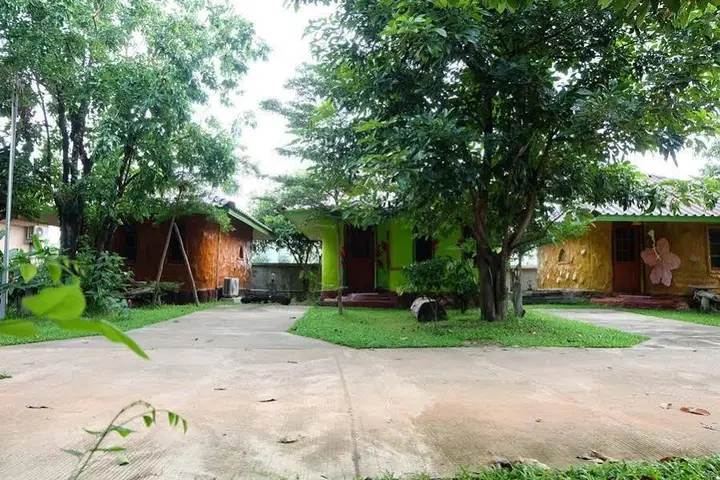 Исторический парк Kamphaeng Phet: Maiyai Resort - Big Tree