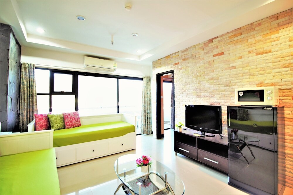 Кату: Patong Tower 1.3 Patong Beach by PHR