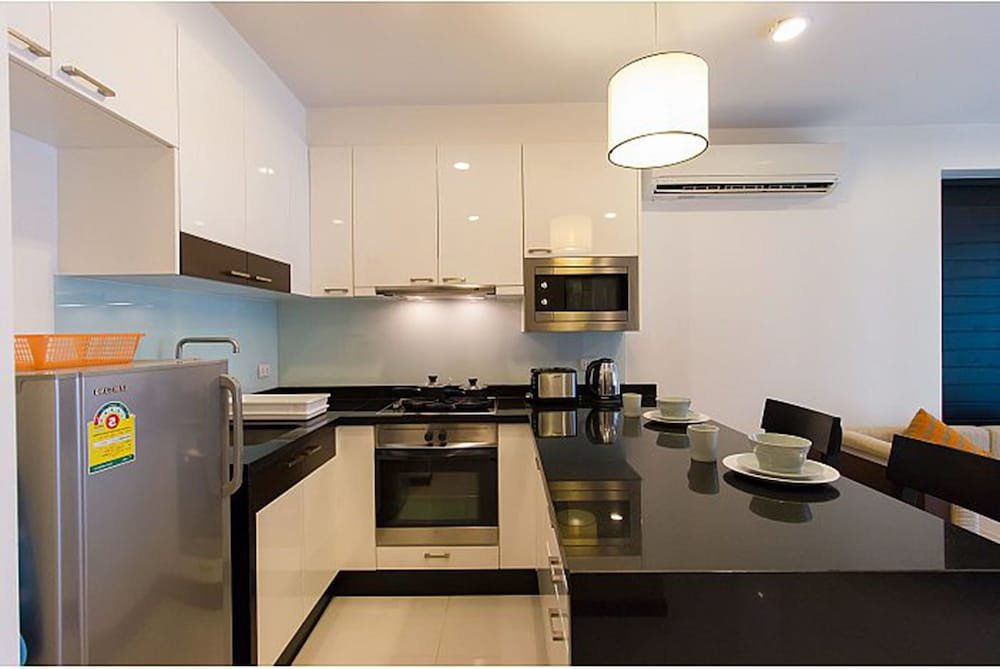 Кату: N212 Regent Apartments