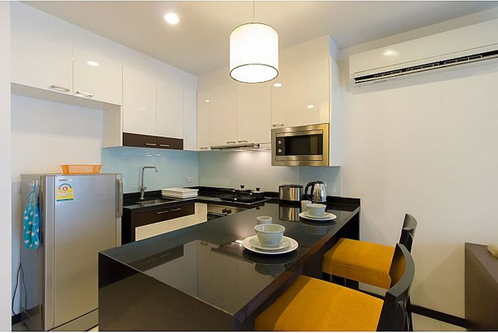 Кату: N212 Regent Apartments