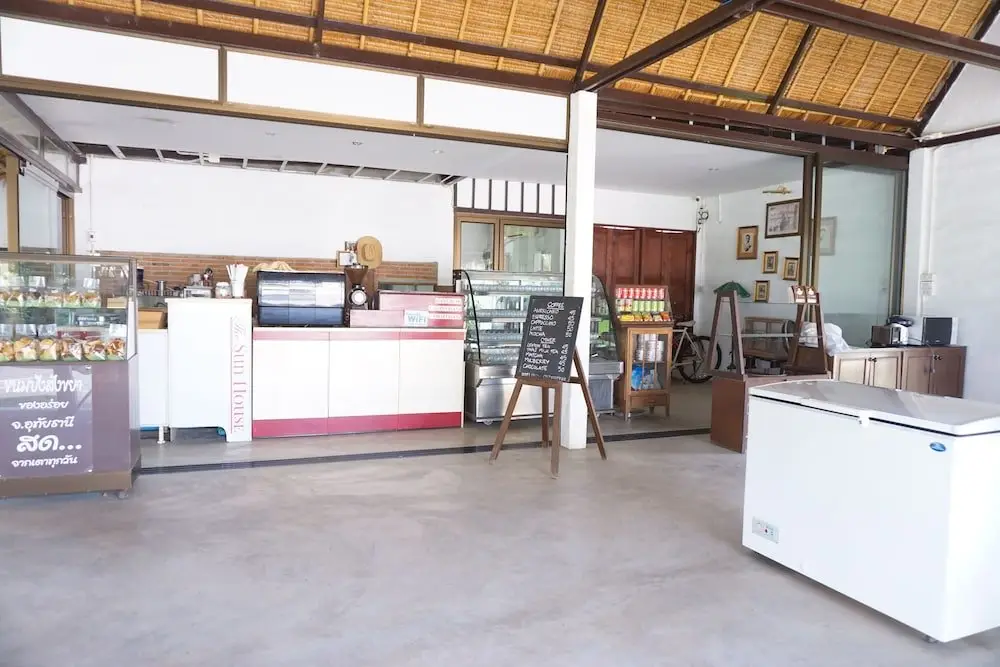 Утхай-Тхани: The Sun House Uthai Thani