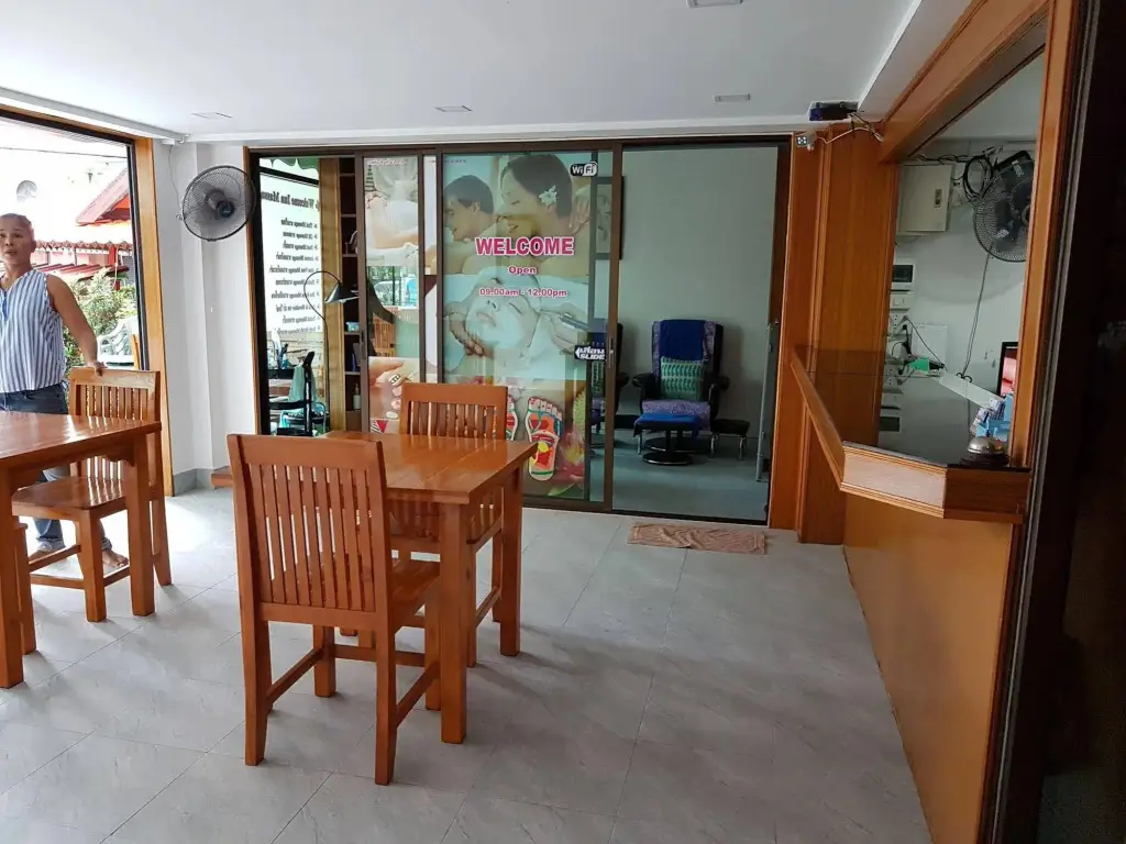 Пхукет: Welcome Inn Karon