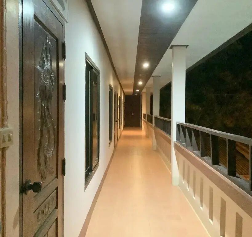 Front Beach Hotel — фото 1