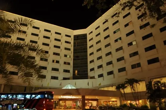 Ратчабури: 拉差布里黄金城市酒店(Golden City Hotel Ratchaburi)