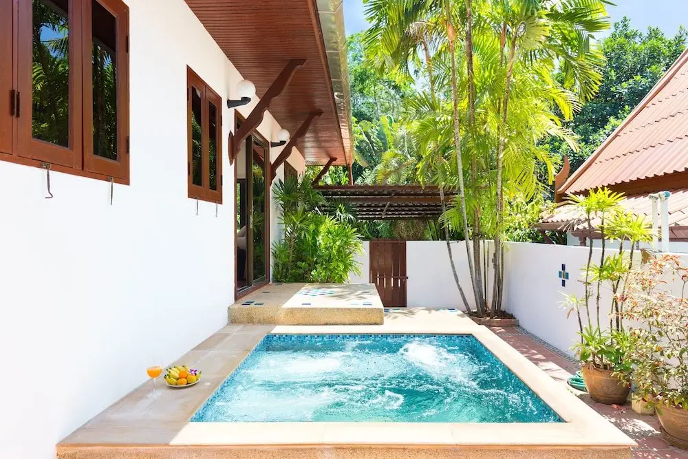 Муанг: Unique Thai Style 4BR Pool Villa Nikkie