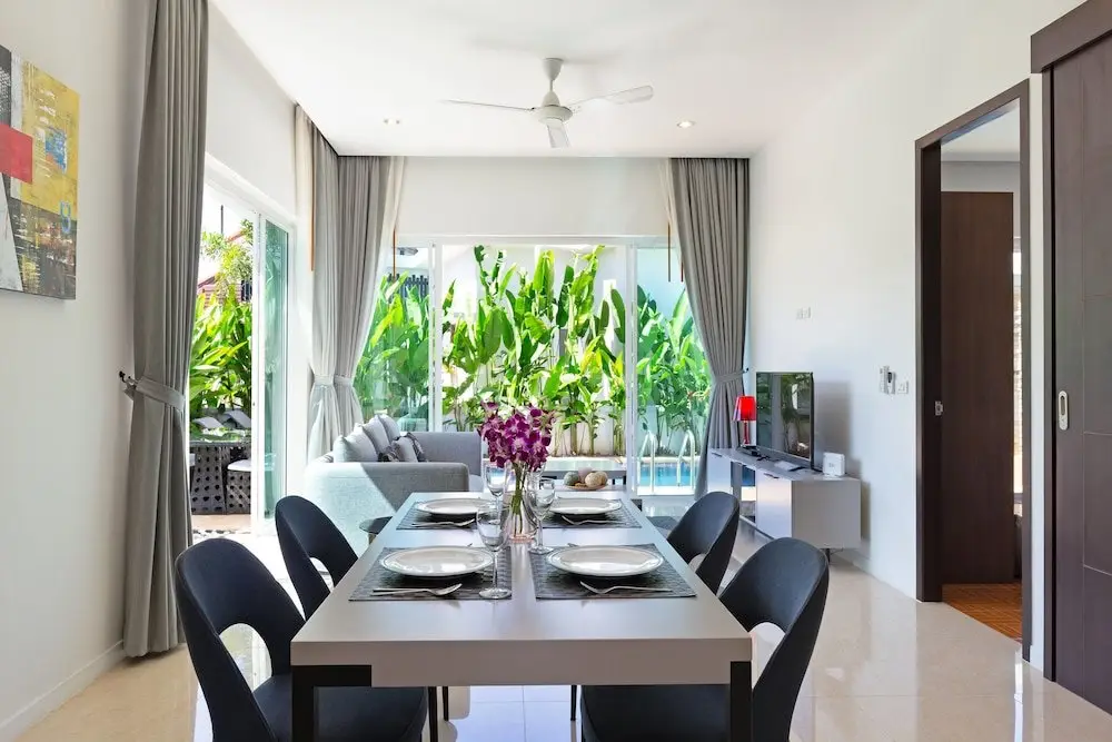 Tropical Stay at 2BR Pool Villa Greens 8 — фото 1