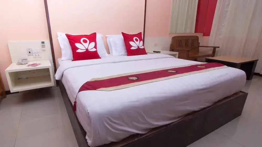 Бангкок: ZEN Rooms Surasak 1