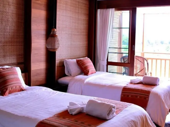 Мае-Сарианг: River Bank Resort