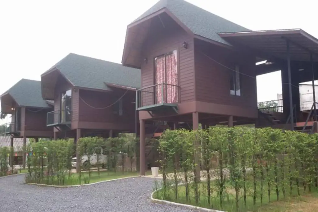 Трат: Baan Rom Sai