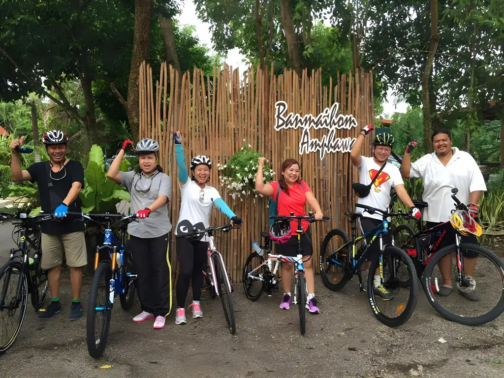 Банг-Кхонтхи: Banmaihom Amphawa