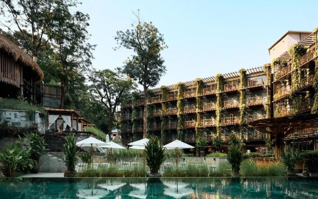 Пхукет: Dinso Resort (SHA Plus+)
