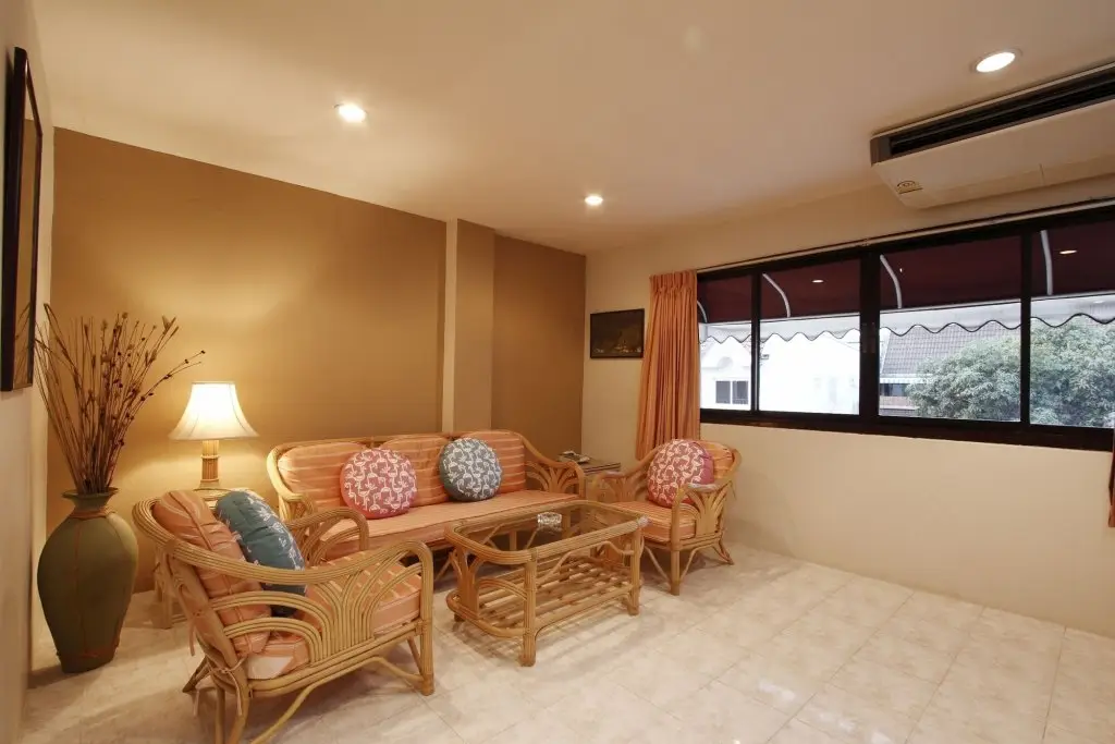 Кату: Summer Breeze Hotel