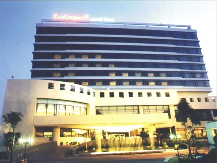 Кхлонг-Янг: Rachaphruk Grand Hotel