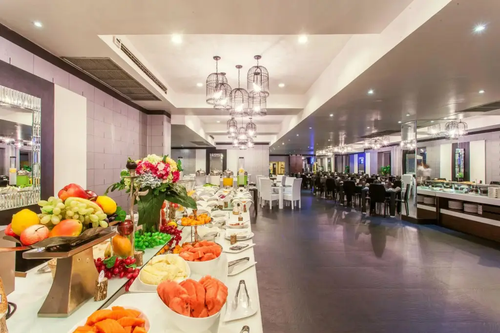 Кату: Montana Grand Phuket