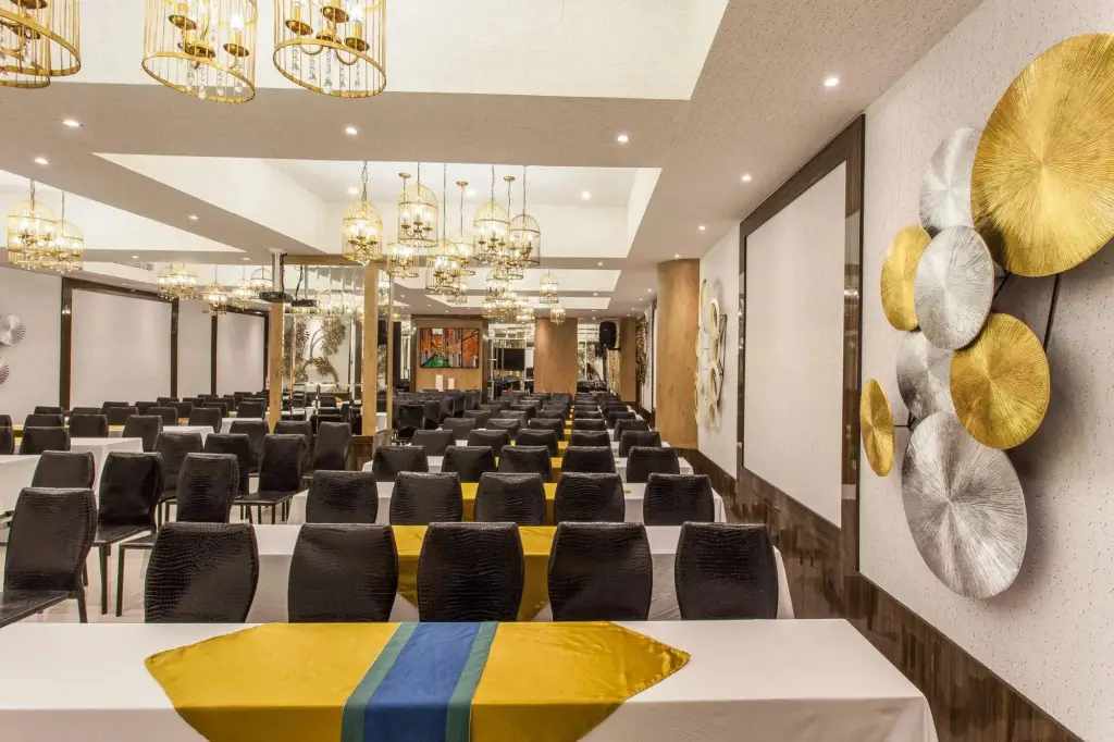 Кату: Montana Grand Phuket