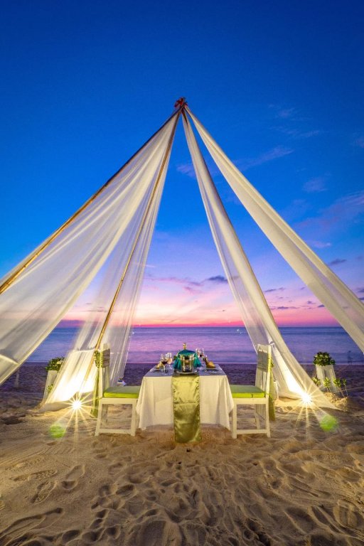 Тай-Муанг: Hive Khaolak Beach Resort