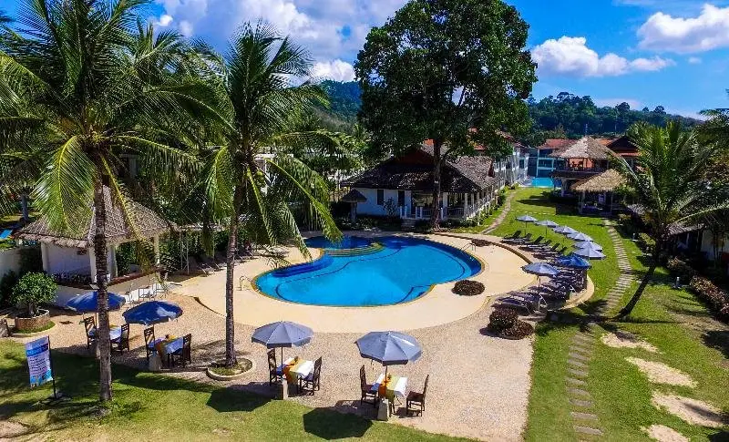 Тай-Муанг: Hive Khaolak Beach Resort
