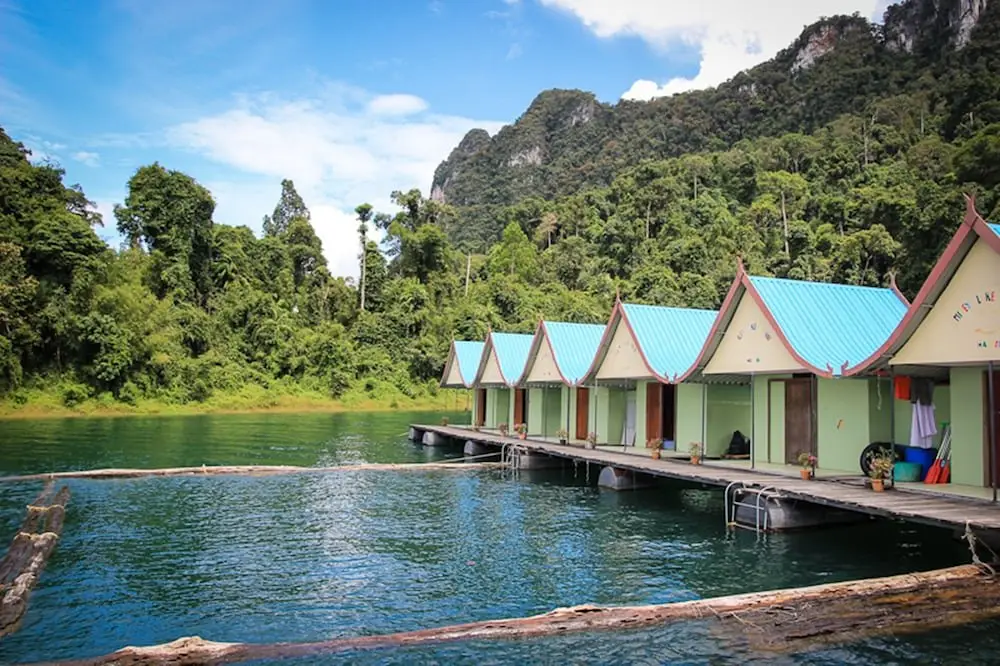 Фаном: Smiley Lakehouse