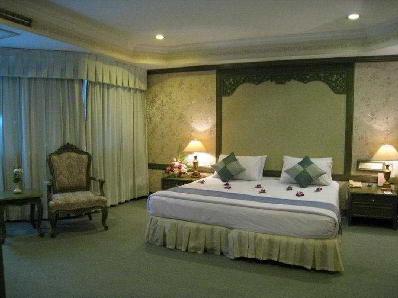 Рои Эт: Roi Et City