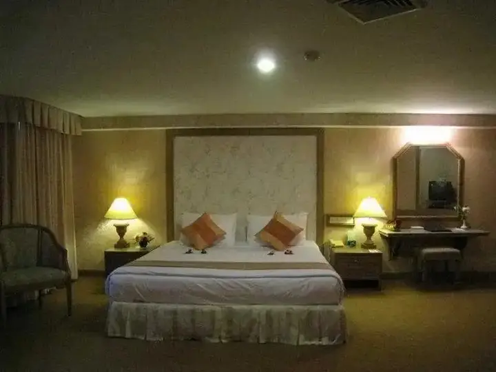 Рои Эт: Roi Et City
