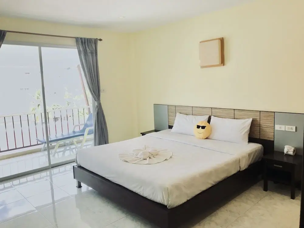Кату: Baan Tawan Patong