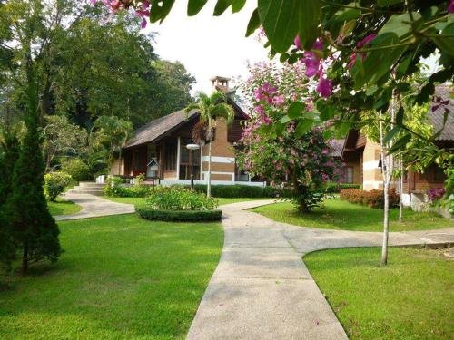 Сан-Кампаенг: Roong Aroon Hot Spring Resort