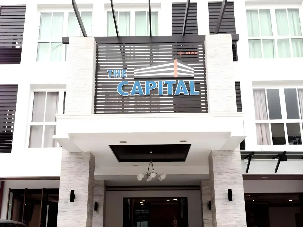 Рои Эт: The Capital Hotel