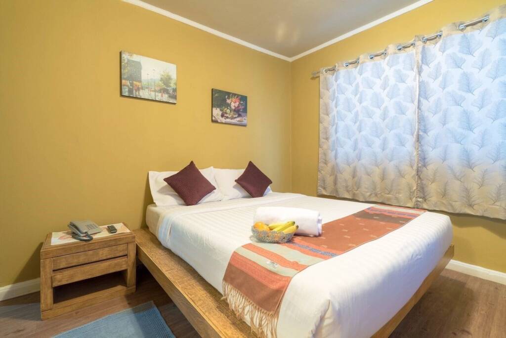Бангкок: New Fuji Hotel Surawong Road Bangkok