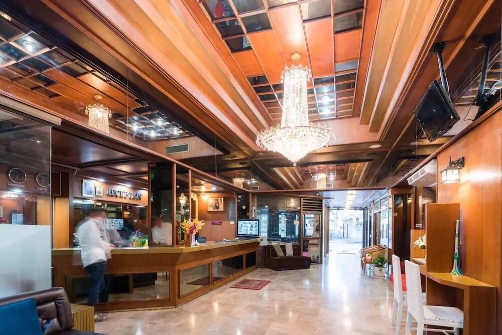 Бангкок: New Fuji Hotel Surawong Road Bangkok