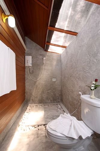 Кату: Patong Bay Hut