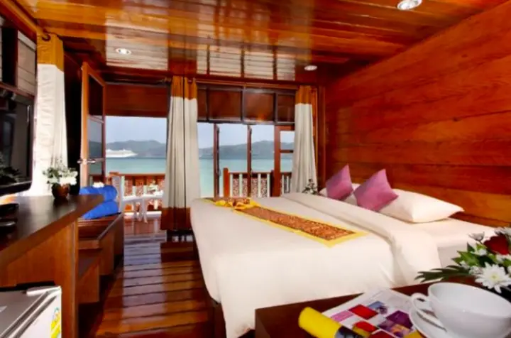 Кату: Patong Bay Hut